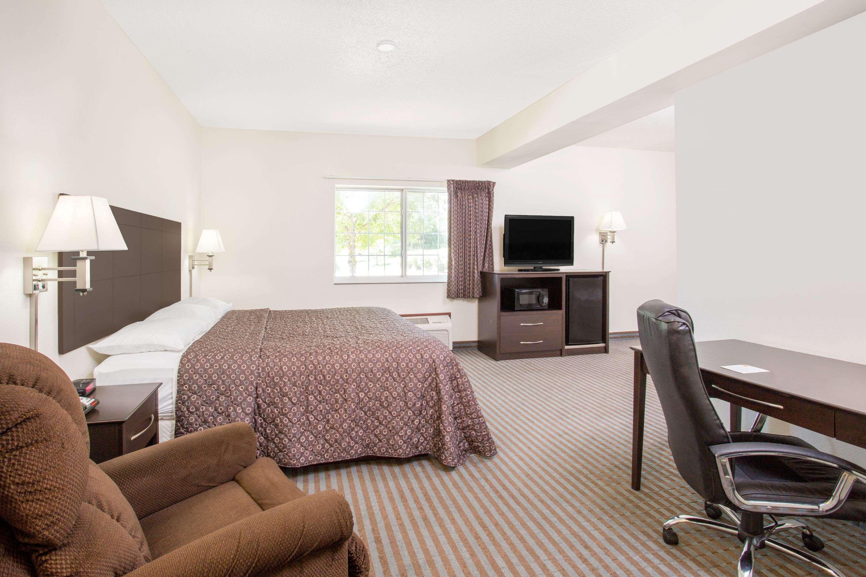 Super 8 By Wyndham Cedar Falls Exterior foto